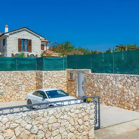 Kamenica Villa
