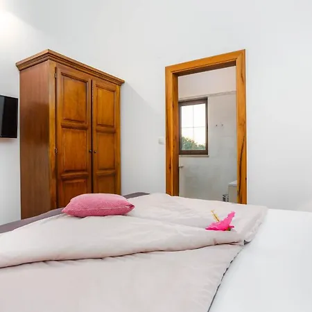 Kamenica Villa