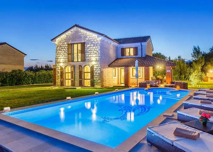 Kamenica Villa *
