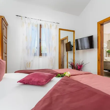 Kamenica וילה Kras