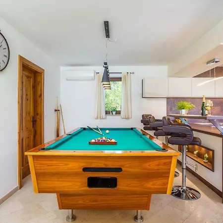 Kamenica וילה Kras